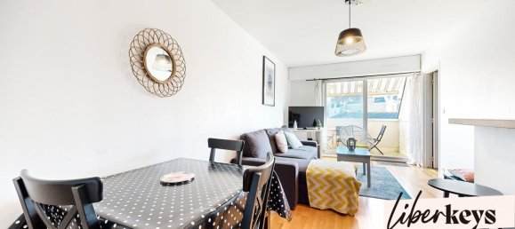 Квартира с 2 комнатами в Динар, Франция № 308929 3