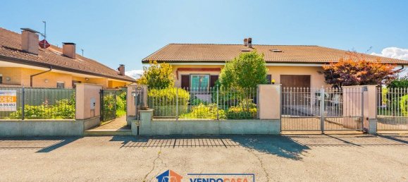 2 bedrooms Villa in Turin, Italy No. 265440 5
