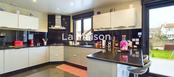 4 bedrooms House in Aulnay-sous-Bois, France No. 314665 6