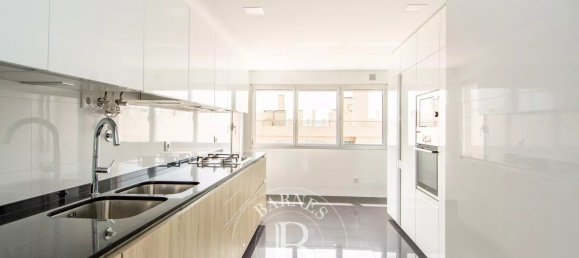 3 bedrooms Penthouse in Lisbon, Portugal No. 102104 11