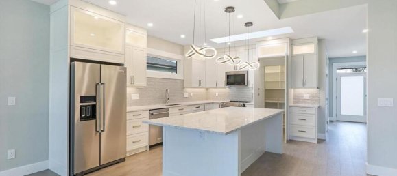 3 bedrooms House in British Columbia, Canada No. 1186 8