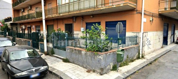 1 room Commercial property in Misterbianco, Italy No. 126084 8