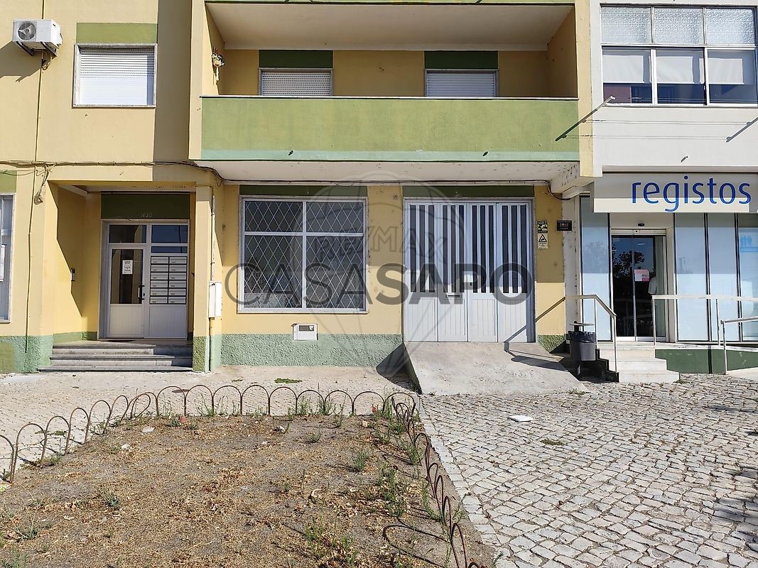 90m² Commercial property in Azambuja, Portugal No. 310420