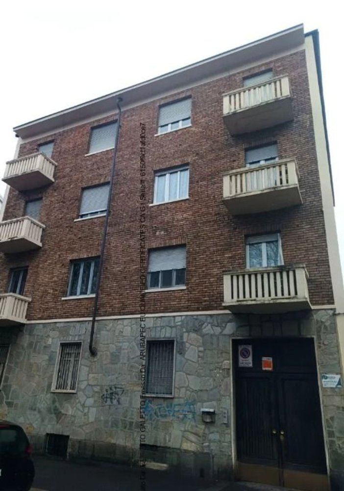 5 rooms Apartment in Turin, Italy No. 49421