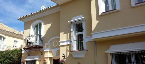 3 bedrooms Townhouse in Marbella, Spain No. 148197 5