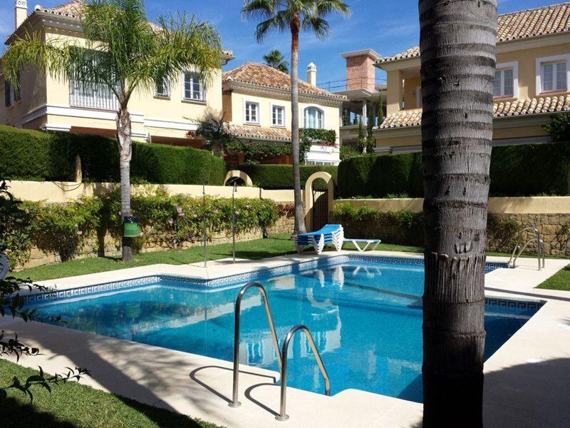 3 bedrooms Townhouse in Marbella, Spain No. 148197