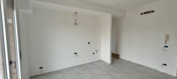 3 rooms Apartment in Florence, Italy No. 49005 13