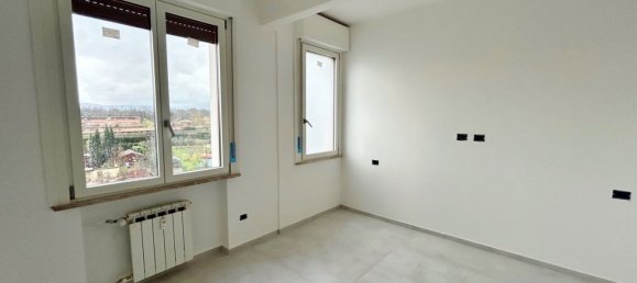 3 rooms Apartment in Florence, Italy No. 49005 8