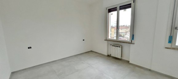 3 rooms Apartment in Florence, Italy No. 49005 7