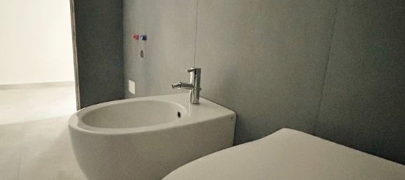 3 rooms Apartment in Florence, Italy No. 49005 11