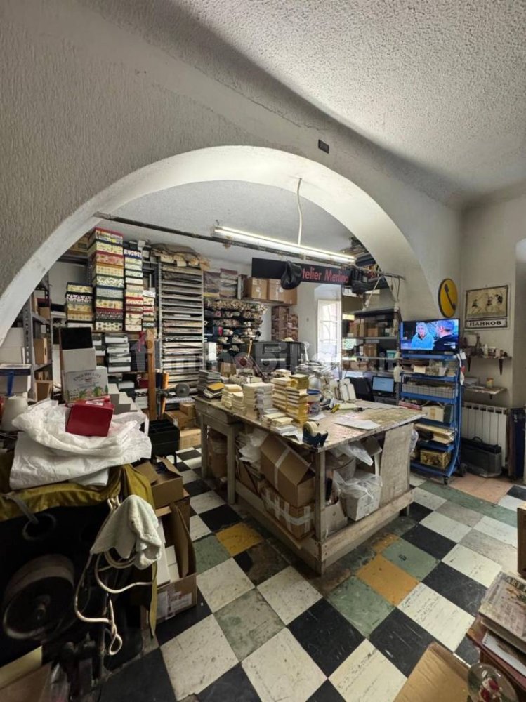 2-Zimmer Gewerbliche Immobilie in Genoa, Italy, Nr. 404016