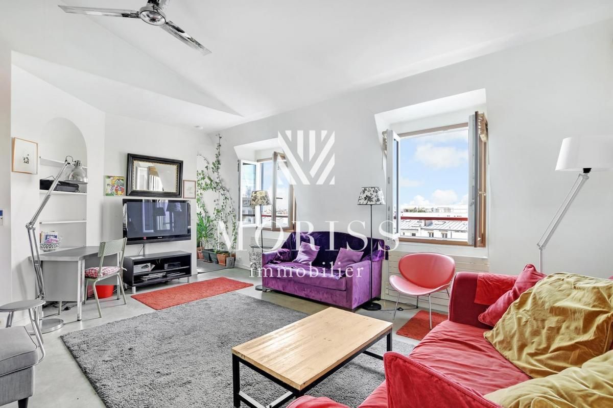 3 bedrooms Apartment in Paris, France No. 187723