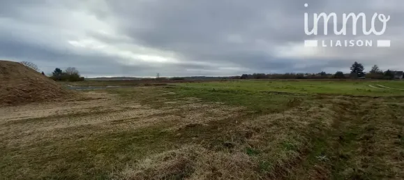 627m² Land in Montlivault, France No. 81444 5