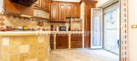 2 bedrooms Apartment in Rome, Italy No. 17887 6