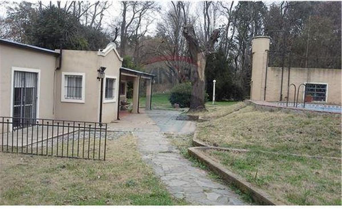 2 bedrooms House in Lujan, Argentina No. 9146