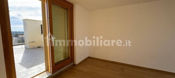 Studio in Albano Laziale, Italy No. 209357 7