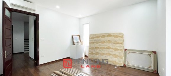 5 bedrooms Villa in Long Bien, Vietnam No. 549 13