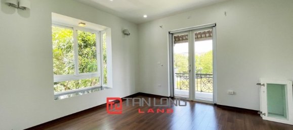 5 bedrooms Villa in Long Bien, Vietnam No. 549 9