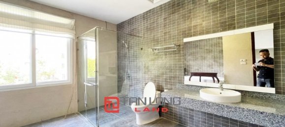 5 bedrooms Villa in Long Bien, Vietnam No. 549 11