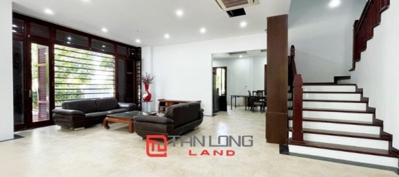 5 bedrooms Villa in Long Bien, Vietnam No. 549 6