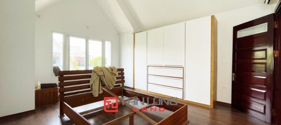 5 bedrooms Villa in Long Bien, Vietnam No. 549 4