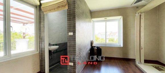 5 bedrooms Villa in Long Bien, Vietnam No. 549 2