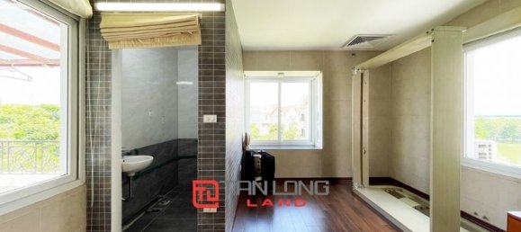 5 bedrooms Villa in Long Bien, Vietnam No. 549 17