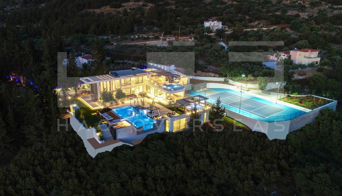 6 bedrooms Villa in Chania, Greece No. 358