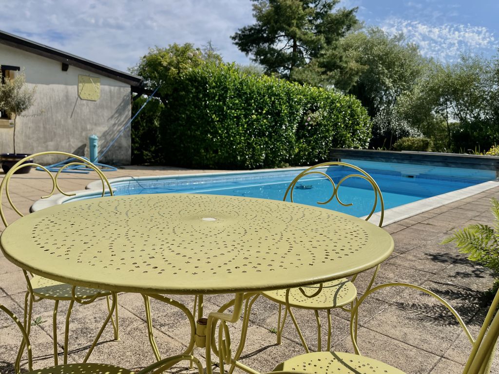 Casa de 3 dormitorios en Sanry-les-Vigy, France No. 257584