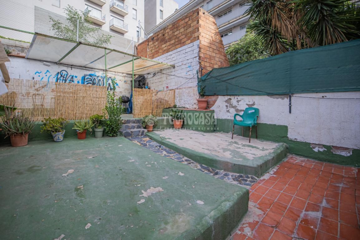 Apartamento T3 em Santa Coloma de Gramenet, Spain N.º 248786