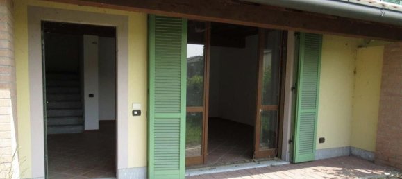 6 rooms House in Rognano, Italy No. 146840 8