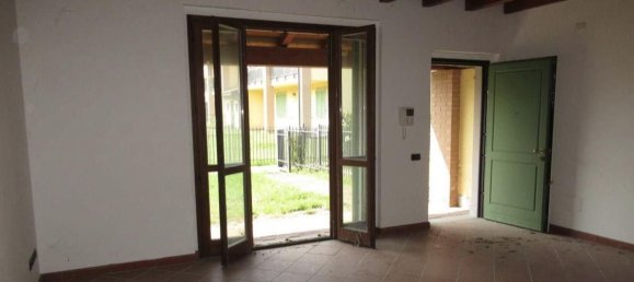 6 rooms House in Rognano, Italy No. 146840 3