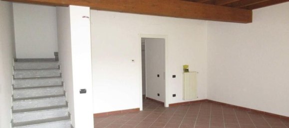 6 rooms House in Rognano, Italy No. 146840 4