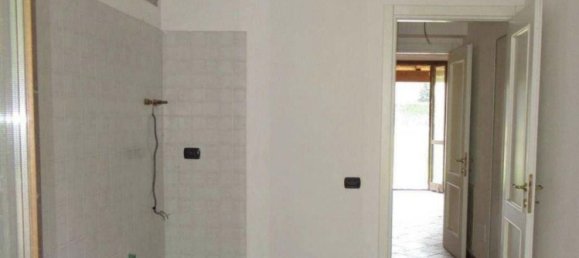 6 rooms House in Rognano, Italy No. 146840 6