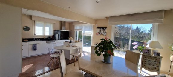 6 bedrooms House in Avanne-Aveney, France No. 52553 7