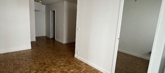 2 rooms Apartment in Paris, France No. 196262 3