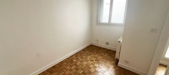 2 rooms Apartment in Paris, France No. 196262 2