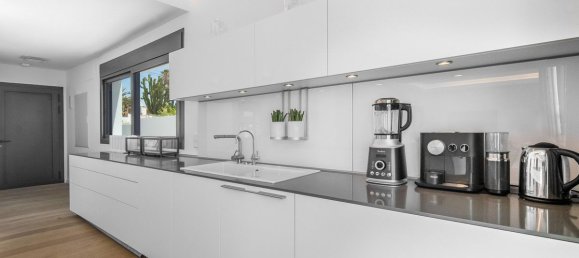 6 bedrooms House in Marbella, Spain No. 93789 14