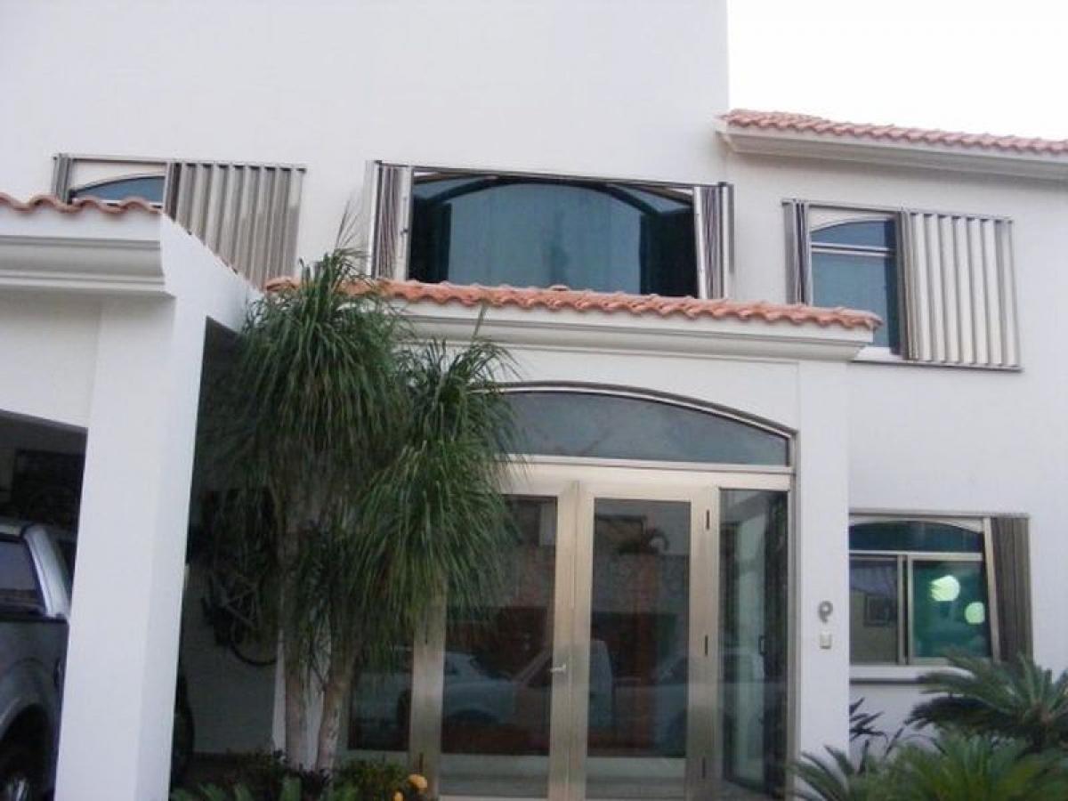 4 bedrooms House in Mexico No. 185282