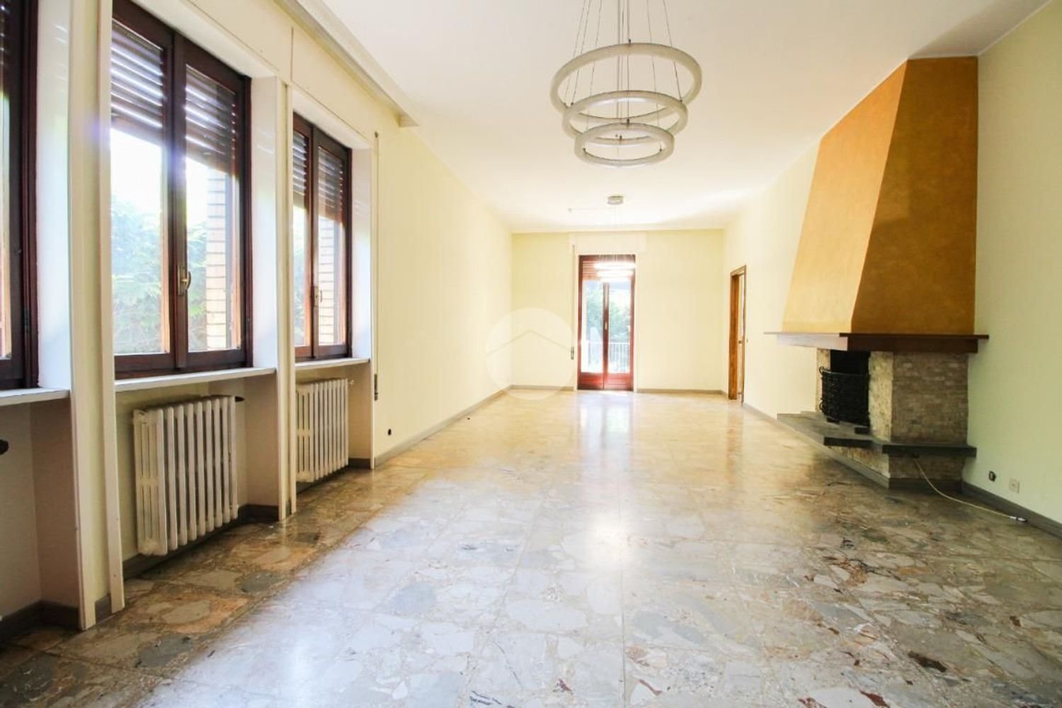 Apartamento de 5 habitaciónes en Cormano, Italy No. 264884