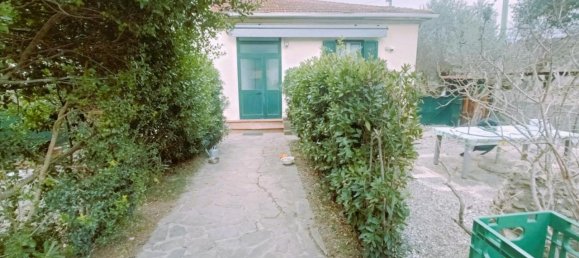 4 rooms House in Rosignano Marittimo, Italy No. 107873 2