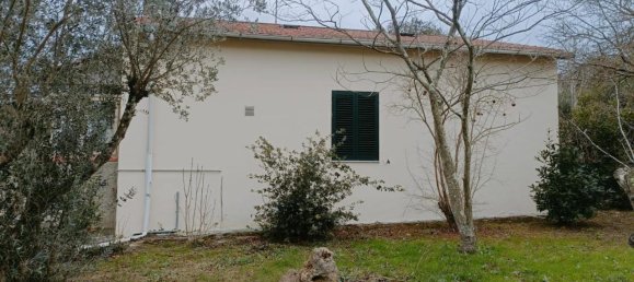 4 rooms House in Rosignano Marittimo, Italy No. 107873 9