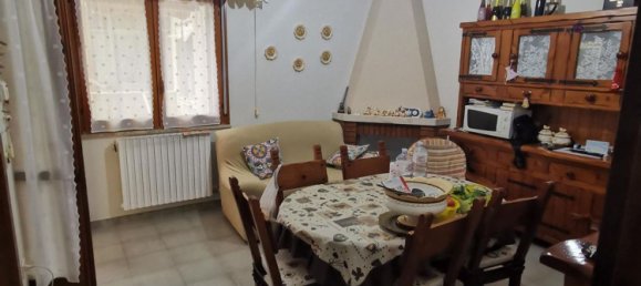 4-salle Appartement à Taranto, Italy No. 251399 6