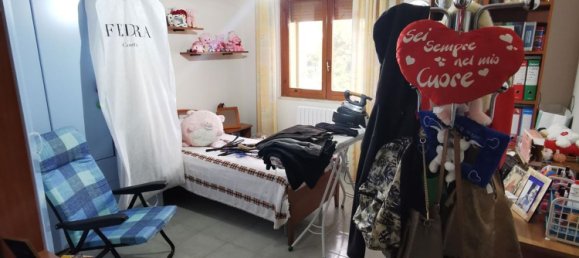 4-salle Appartement à Taranto, Italy No. 251399 9