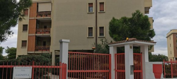 4-salle Appartement à Taranto, Italy No. 251399 8