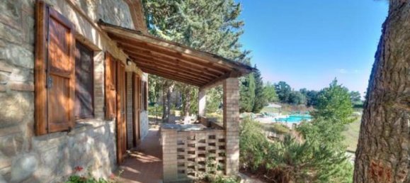 Studio in Volterra, Italy No. 1545 5