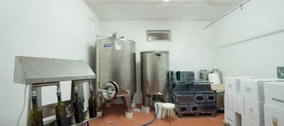 Studio in Volterra, Italy No. 1545 7