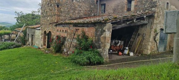 Studio in Volterra, Italy No. 1545 11