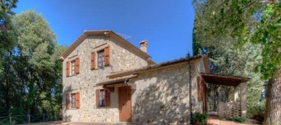 Studio in Volterra, Italy No. 1545 4