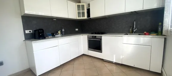 Casa de 4 dormitorios en Morangis, France No. 320755 7